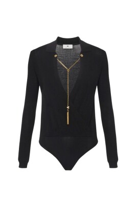 body-noir-en-tricot-avec-detail-bijou