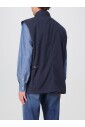 gilet-utilitaire-vert-avec-plusieurs-poches