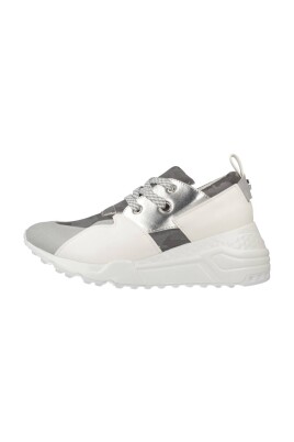 sneaker-cordones