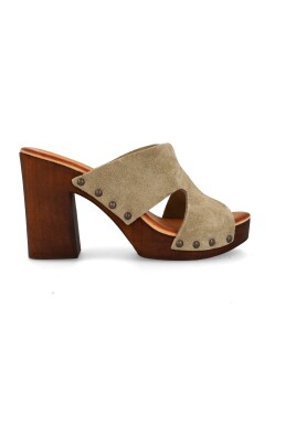 dove-grey-sandals