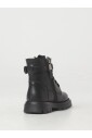 bottines-noires-en-cuir-avec-boucle