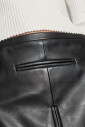 mini-jupe-vintage-ajustee-en-cuir