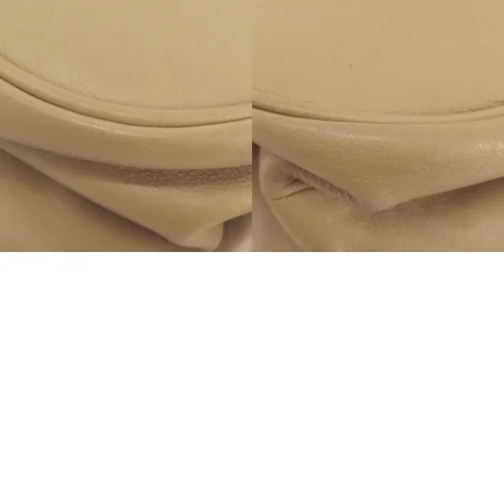 Burberry Vintage Pre-owned Leather shoulder-bags Beige Dames