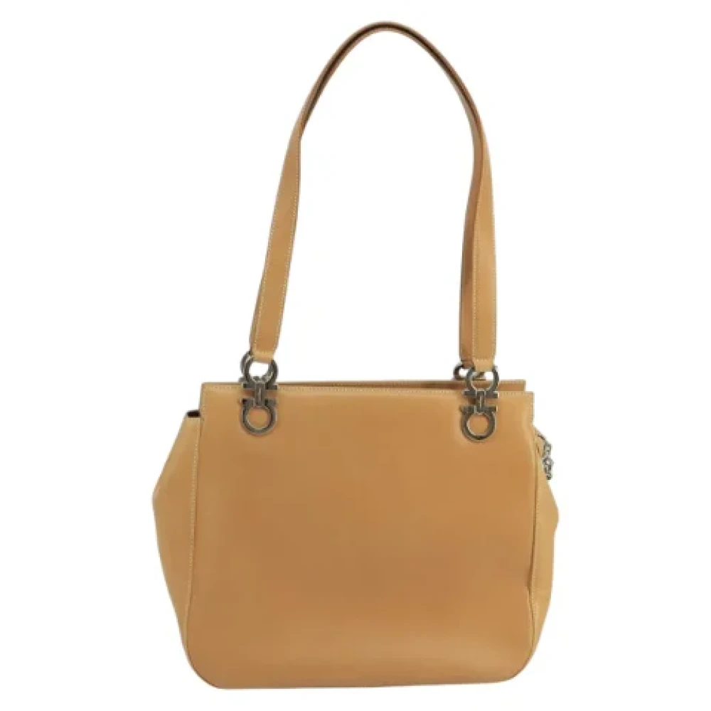 Salvatore Ferragamo Pre-owned Leather shoulder-bags Beige Dames