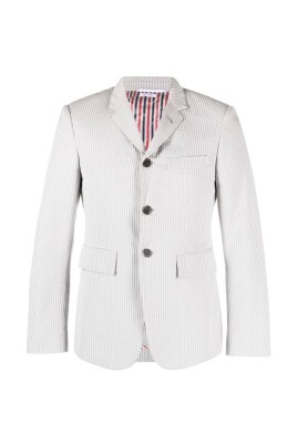 cotton-seersucker-jacket-tailored-silhouette
