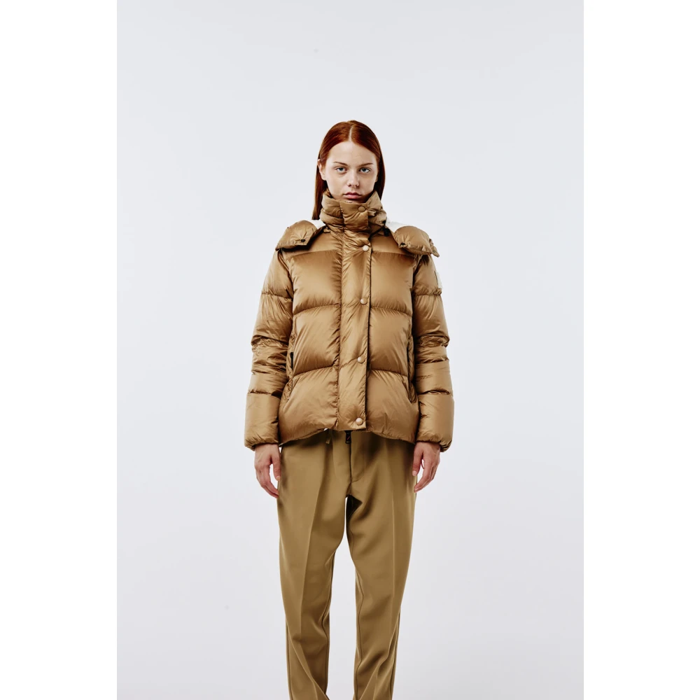 Afterlabel Glanzende Nylon Puffer Jas Beige Dames