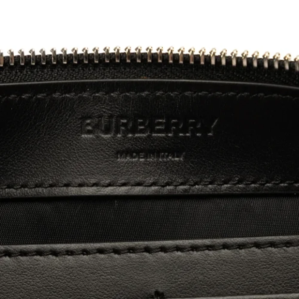 Burberry Vintage Pre-owned Nylon clutches Black Dames