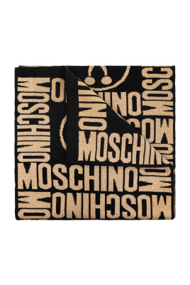scarf-with-logo