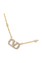 elegant-collier-en-or-avec-un-design-unique