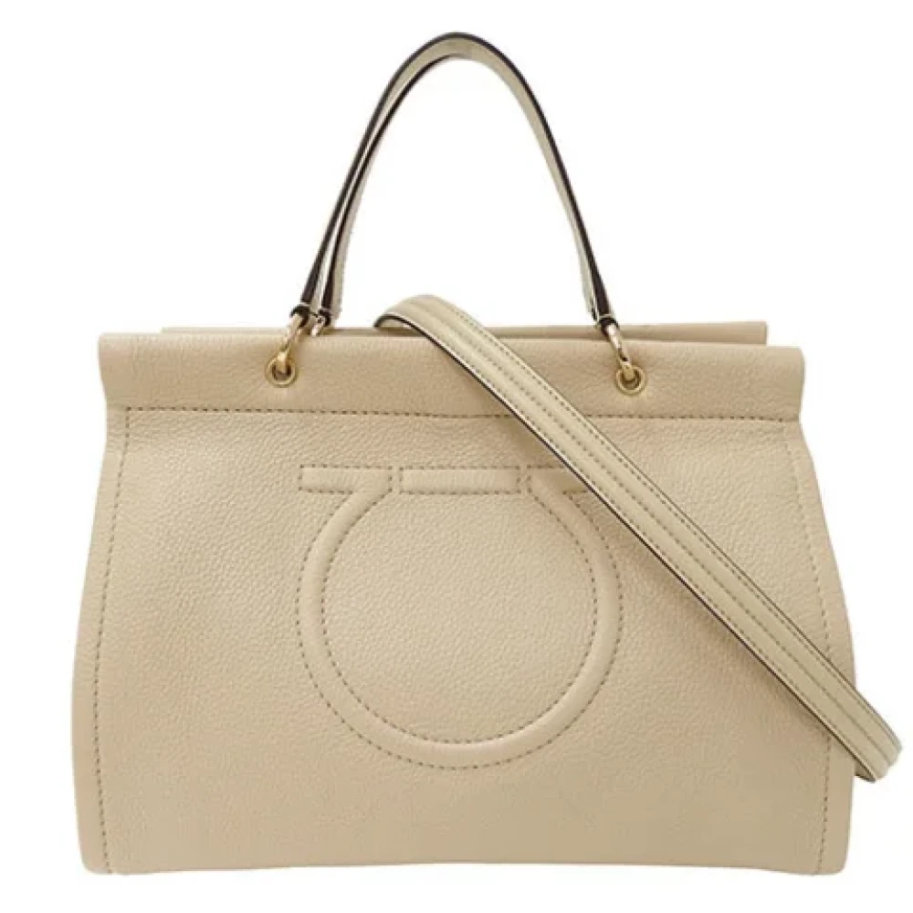 Salvatore Ferragamo Pre-owned Leather handbags Beige Dames