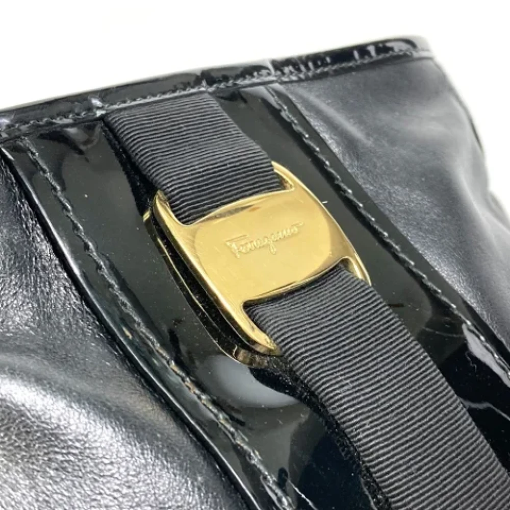 Salvatore Ferragamo Pre-owned Fabric shoulder-bags Black Dames