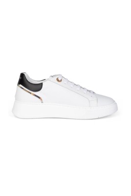 white-low-top-sneakers-for-women