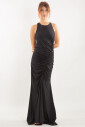 robe-elegante-drapee-en-noir