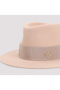 roze-and-paarse-stijlvolle-dameshoed