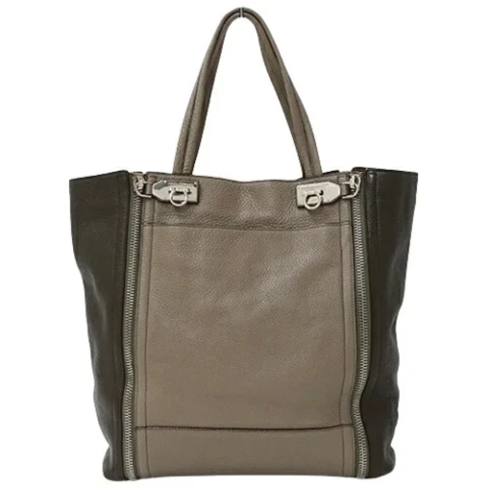 Salvatore Ferragamo Pre-owned Leather totes Gray Dames