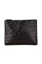 pre-owned-cuir-pochettes-minaudieres