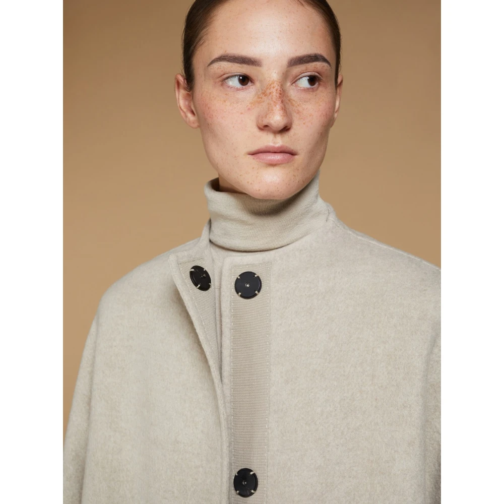 Max Mara Elegante Cashmere Jas met Stijlvolle Silhouet Beige Dames