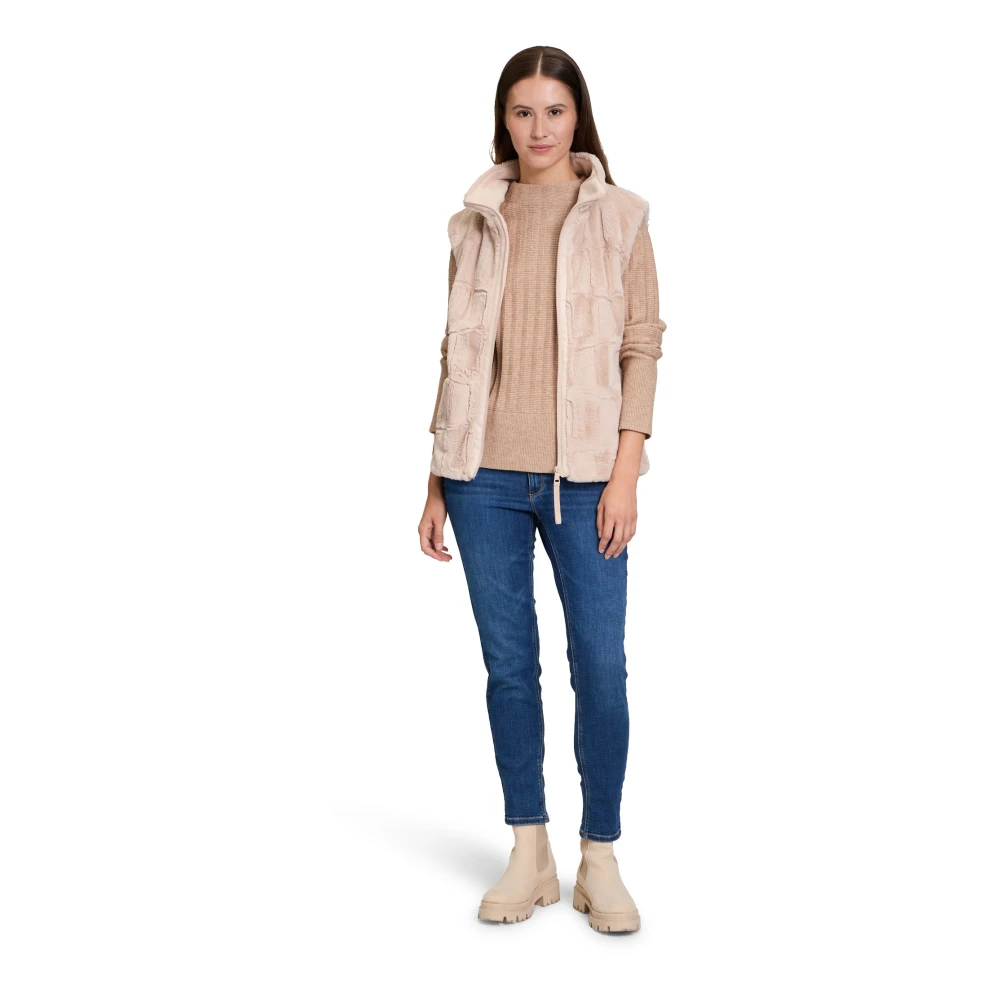 Betty & Co Nepbont vest met opstaande kraag Beige Dames