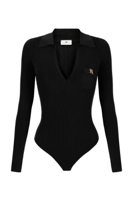 Stickad body med genombrutna broderier