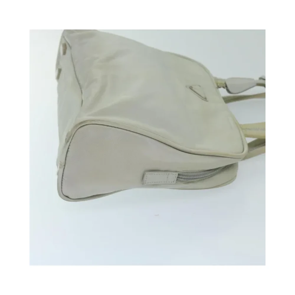 Prada Vintage Pre-owned Nylon handbags Gray Dames