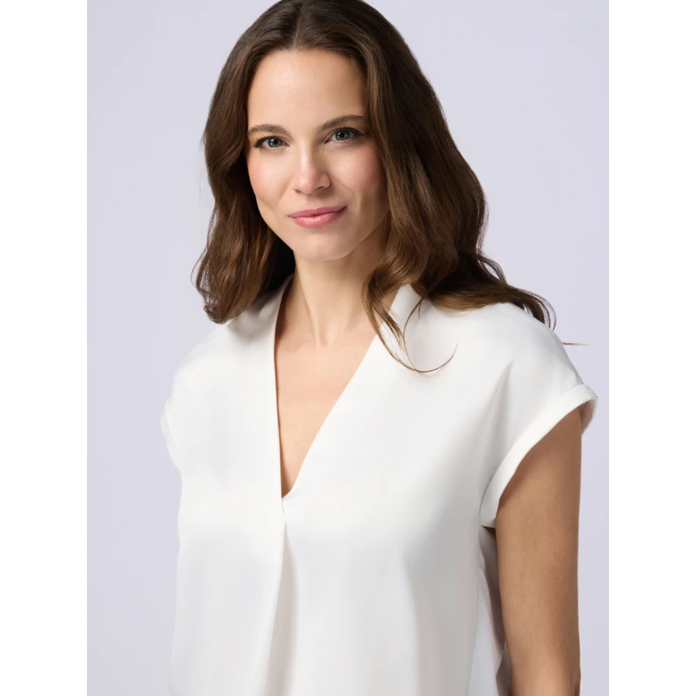 Oltre T-shirt gemaakt van twee verschillende materialen met V-hals White Dames