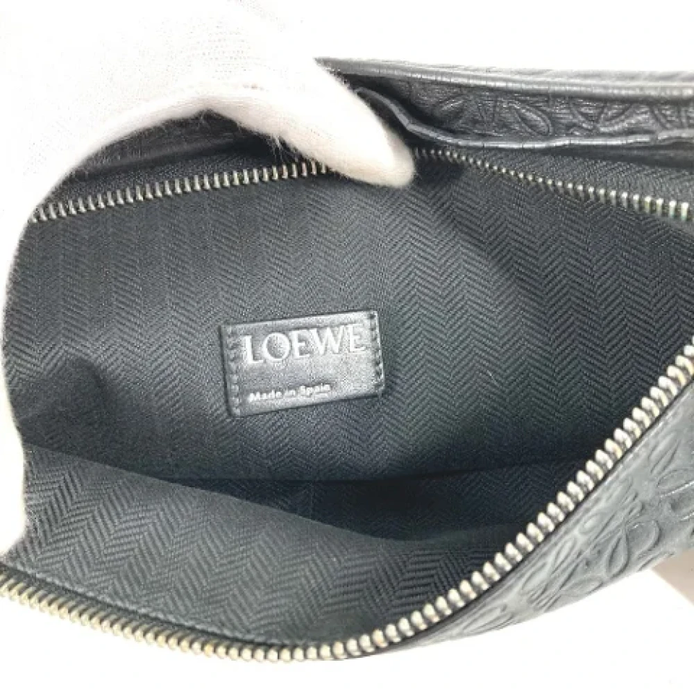 Loewe Pre-owned Leather clutches Black Heren