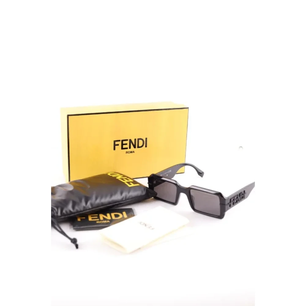 Fendi Vintage Pre-owned Plastic sunglasses Black Dames