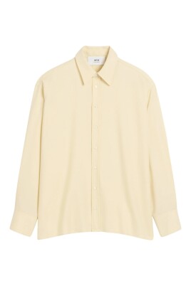 chemise-ample-en-laine-couleur-beurre
