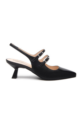 black-sandals-with-t30-detail