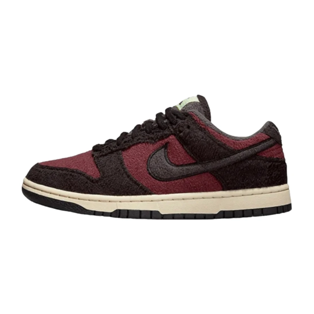 Nike Women's Brown Dunk Low Se Fleece