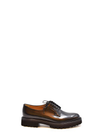Zapatos con cordones
