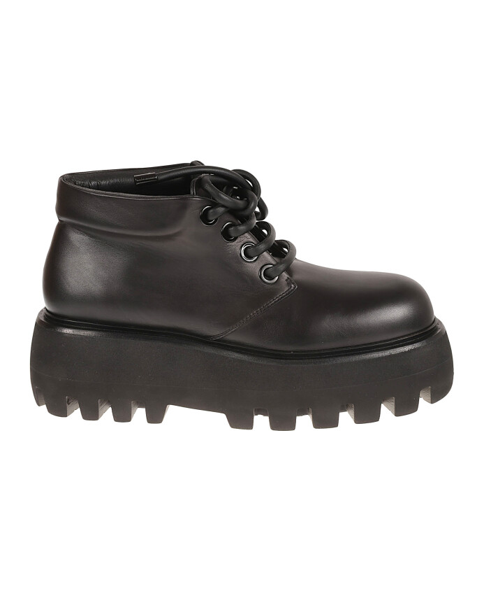 black-rubber-boots