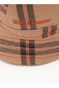chapeau-beige-avec-style-unique
