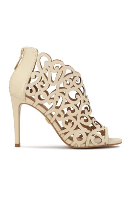 Kräm peep toe stövlar med öppet mönster