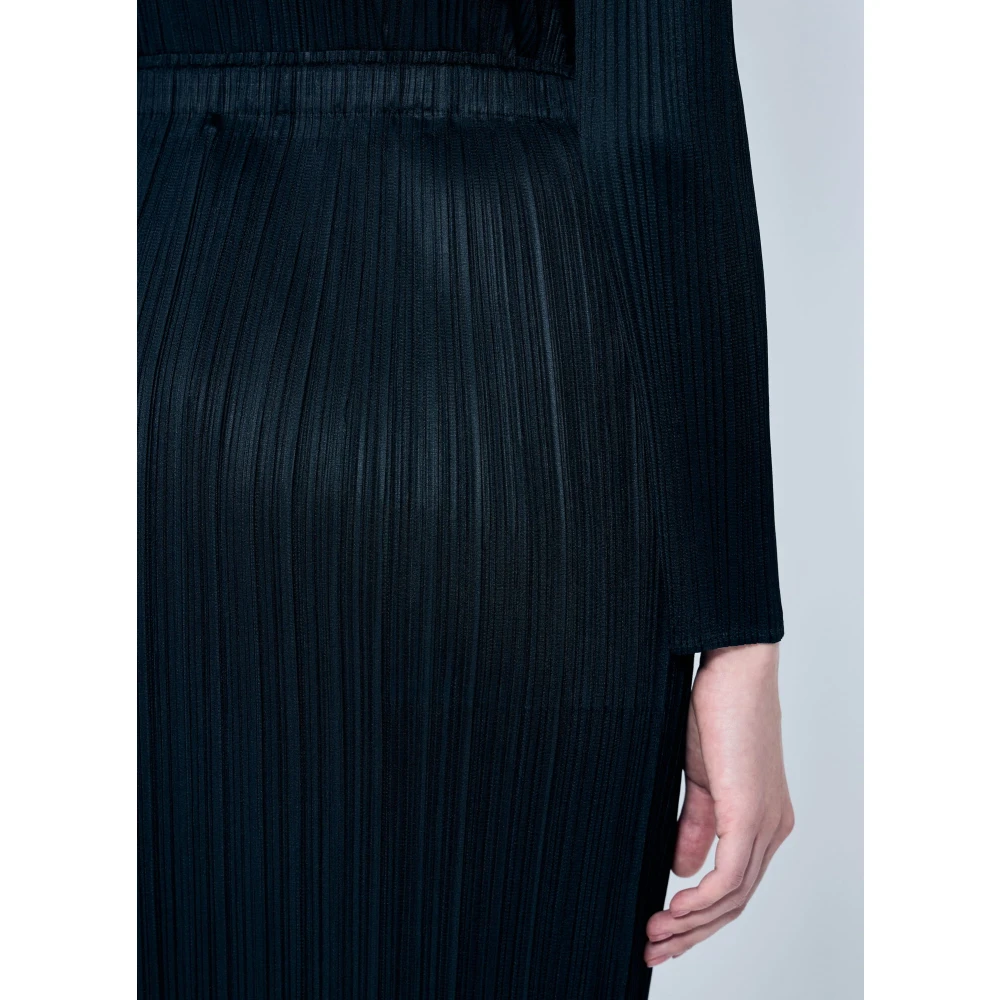 Issey Miyake Geplooide Midi Rok met Zakken Black Dames