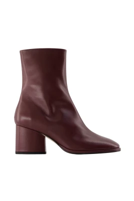 Ayla Ankelboots