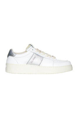 white-classic-sneakers