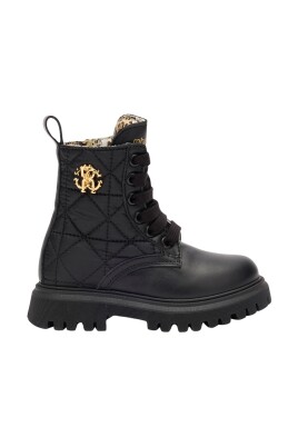monogram-combatstovler-med-lug-sal