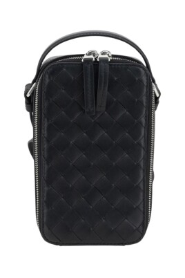 etui-en-cuir-noir-pour-telephone