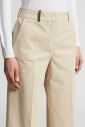 pantalon-leger-en-gabardine-de-coton-stretch