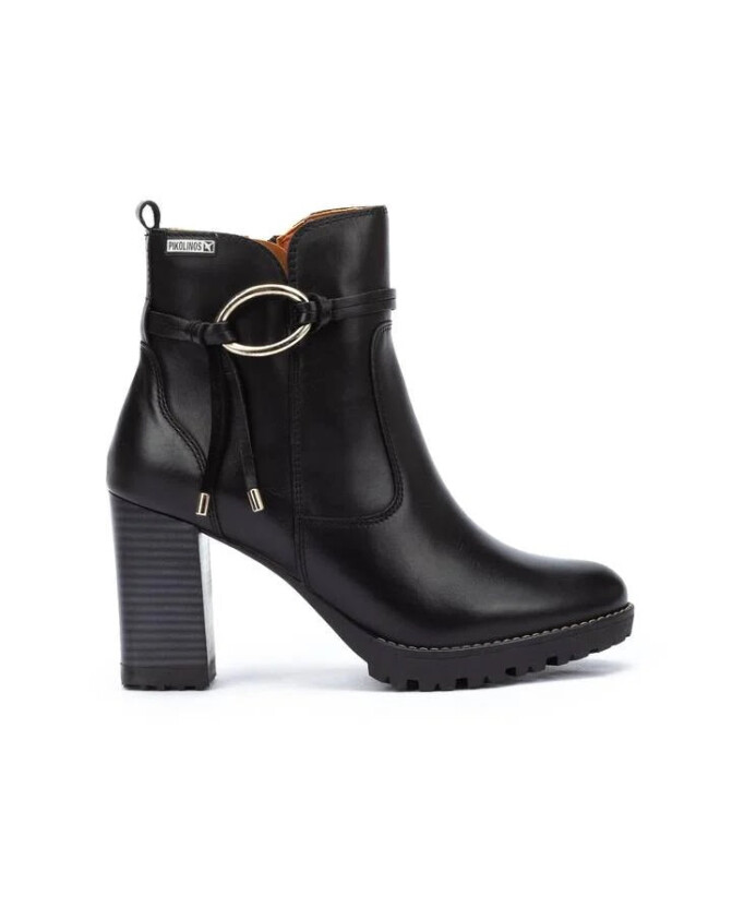 bottine-cloutee-avec-talon-de-9cm