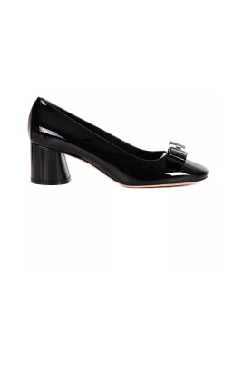 patent-leather-pumps