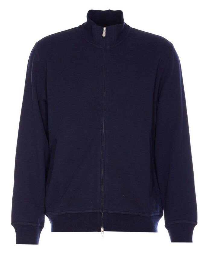 blue-sweatshirt-stylish-comfortable-layering