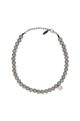 collier-de-perles-scintillantes-avec-pendentif-goutte