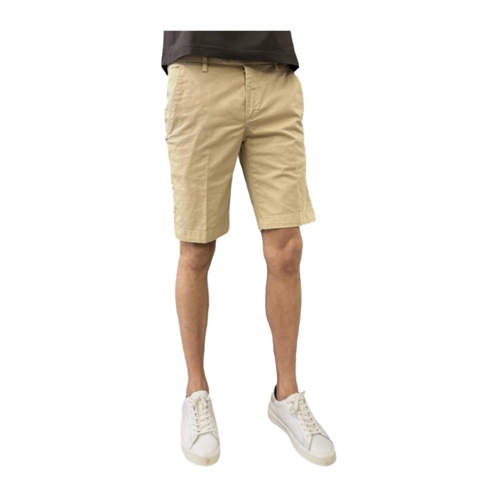 Entre amis Lichte katoenen chino Bermuda shorts Beige Heren