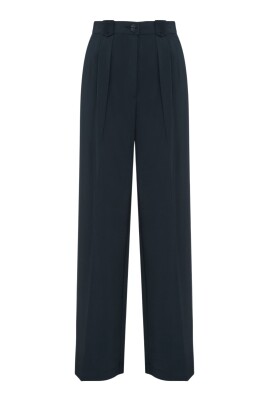 wide-leg-trousers