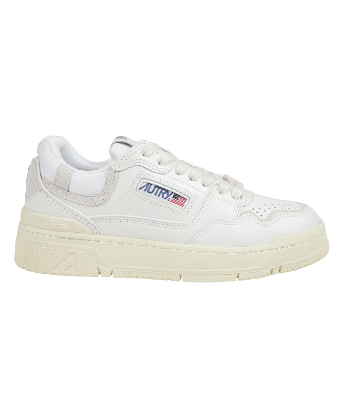 sneakers-en-cuir-blanc-avec-details-en-daim