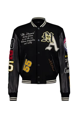 Varsityjacka med chenille-patchar