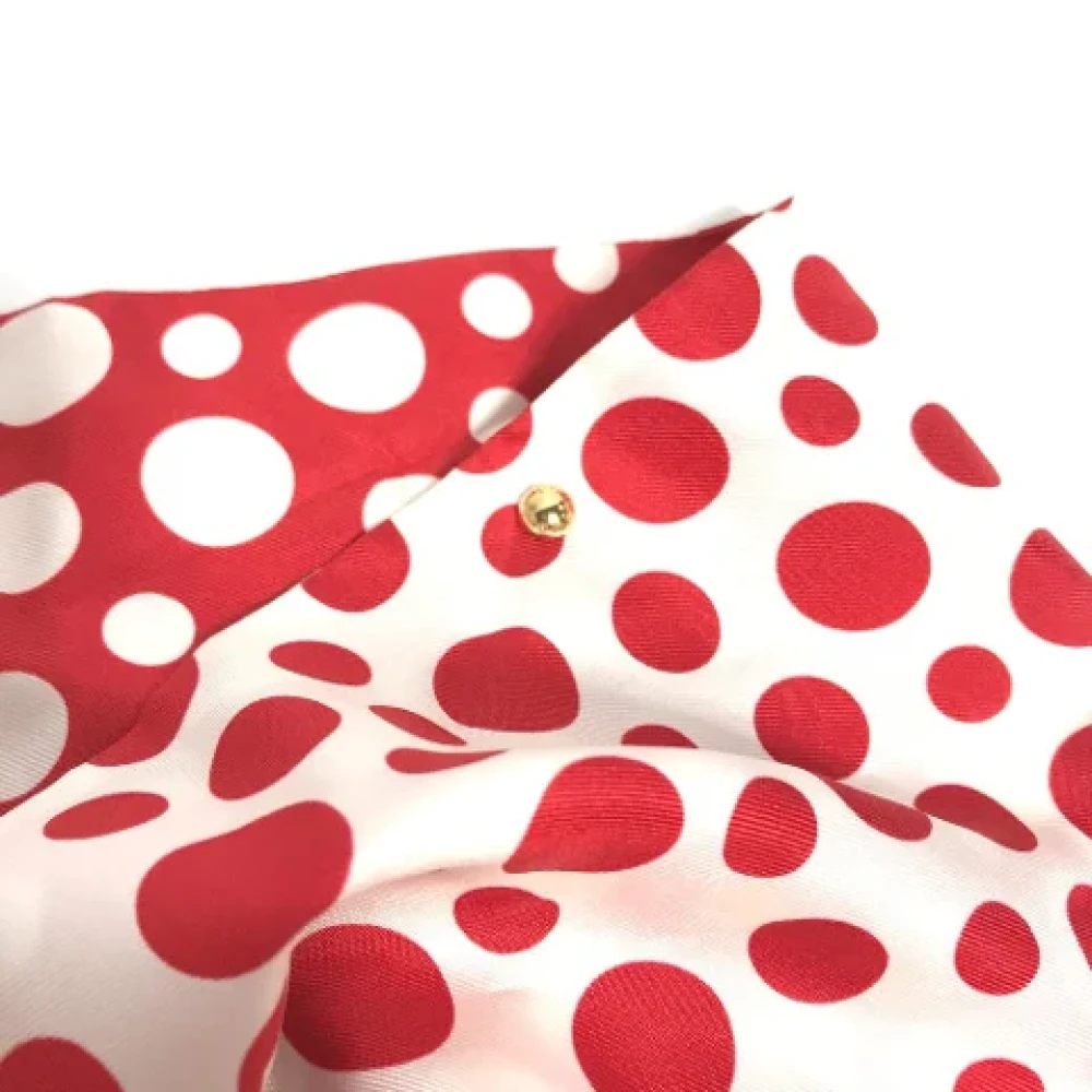 Louis Vuitton Vintage Pre-owned Silk scarves Red Dames