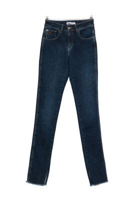 dark-blue-slit-hem-jeans